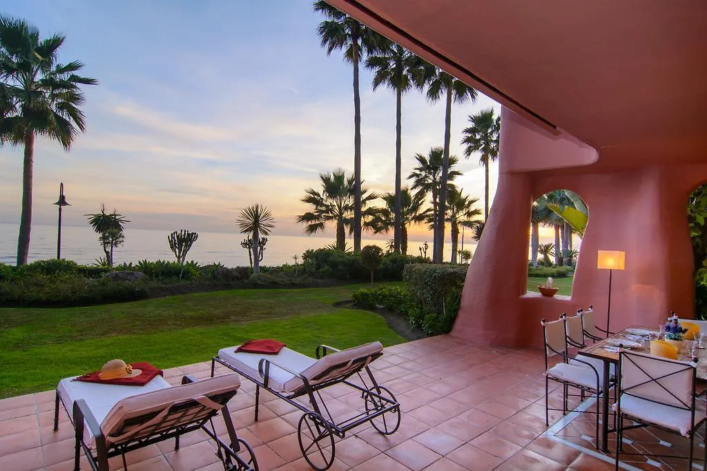 First Line Menara Beach Apartment Estepona Spain