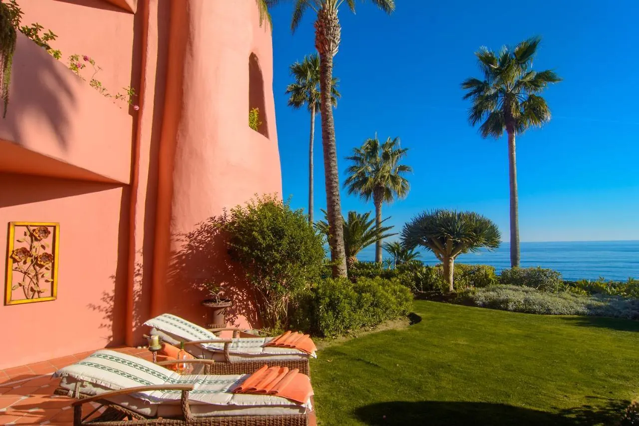 First Line Menara Beach Apartment Estepona 0*,  Spain