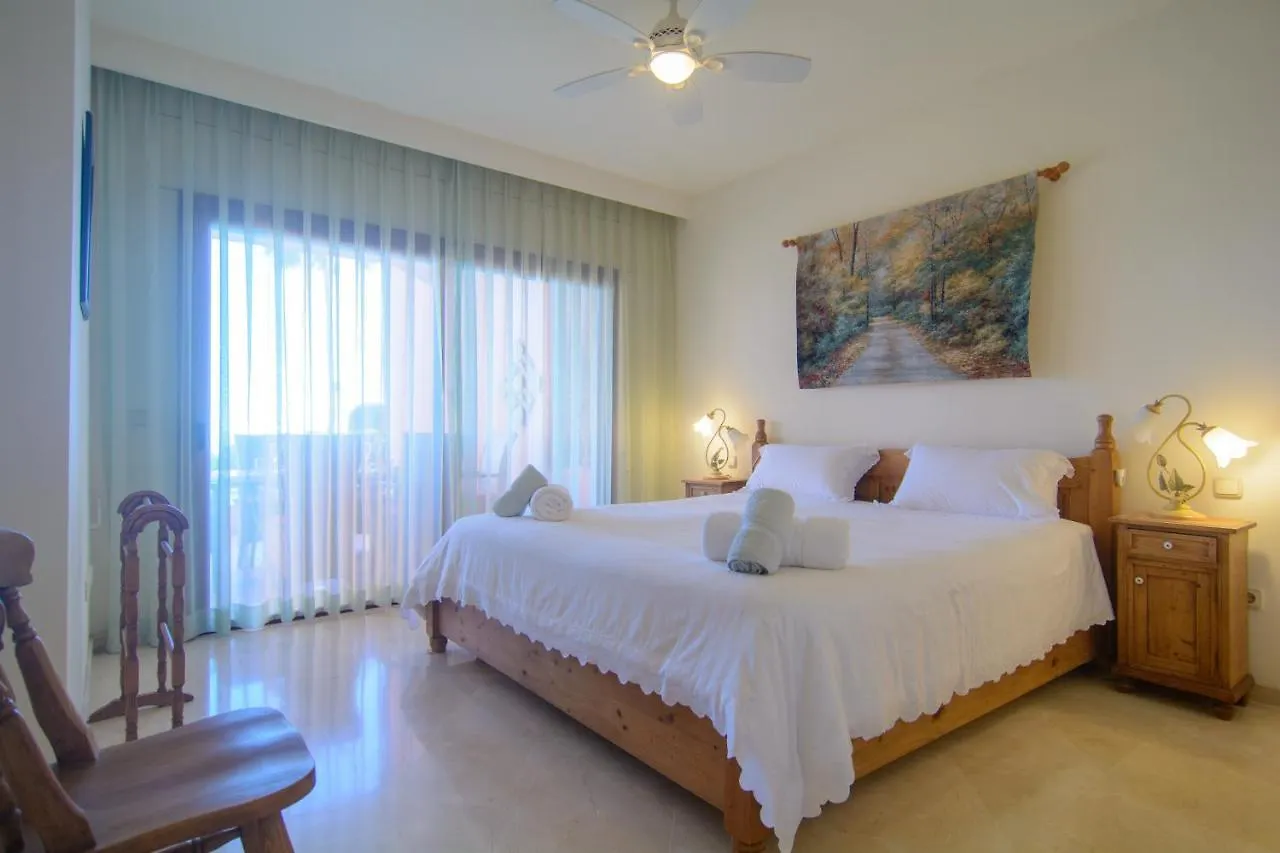 First Line Menara Beach Apartment Estepona