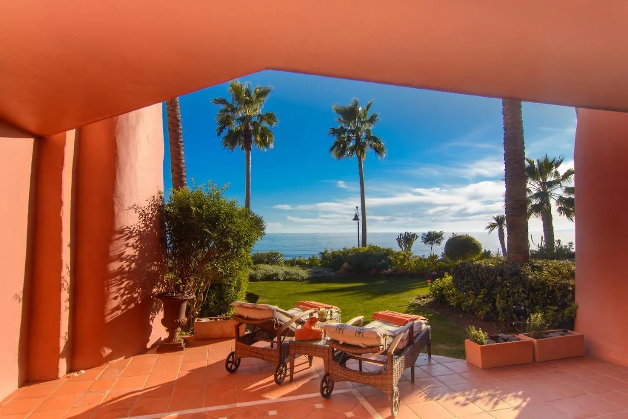 First Line Menara Beach Apartment Estepona
